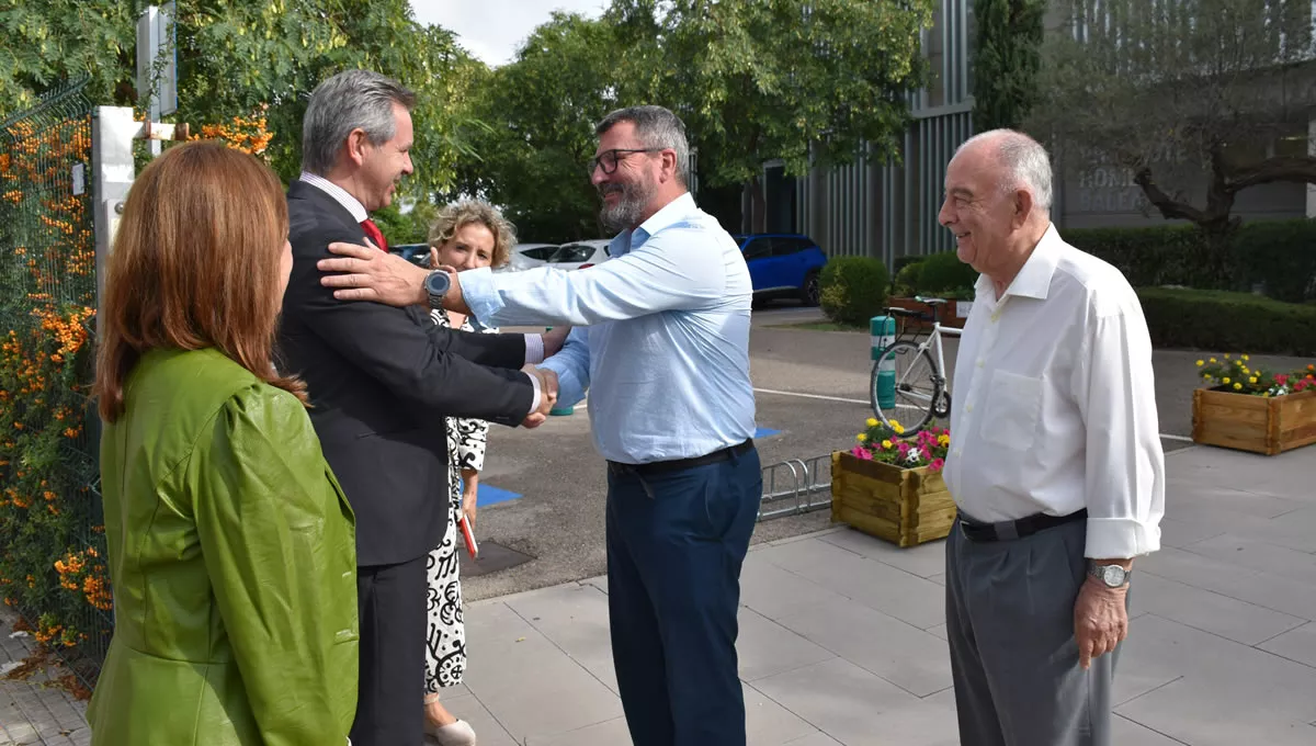 José Miñones, ministro de Sanidad, visita este martes a las instalaciones de Projecte Home Balears en Palma (Foto: Ministerio de Sanidad)
