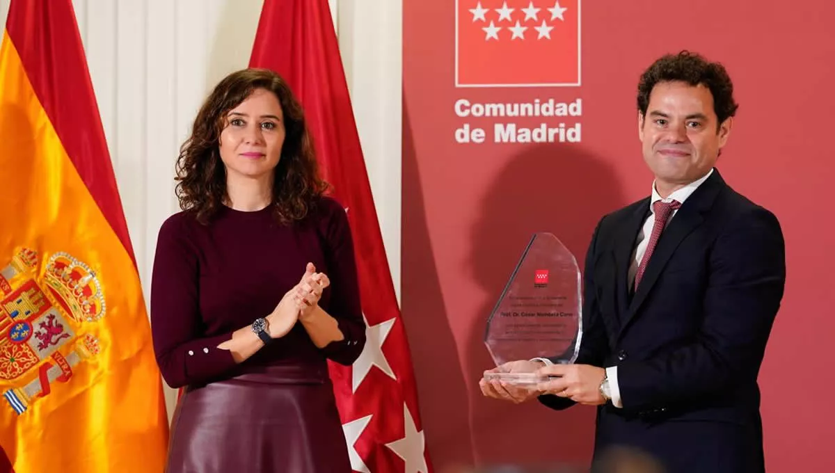 La presidenta de la Comunidad de Madrid, Isabel Díaz Ayuso, presenta las ayudas César Nombela (Foto: CAM)