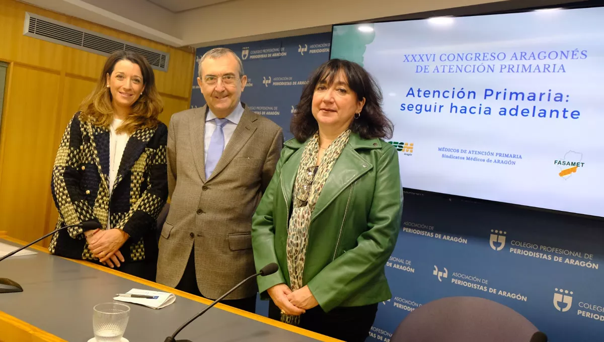 Laia Homedes, Leandro Catalan y Mar Gracia en la presentación del 36 Congreso Atención Primaria (Foto: Sindicato Médicos de Aragón)