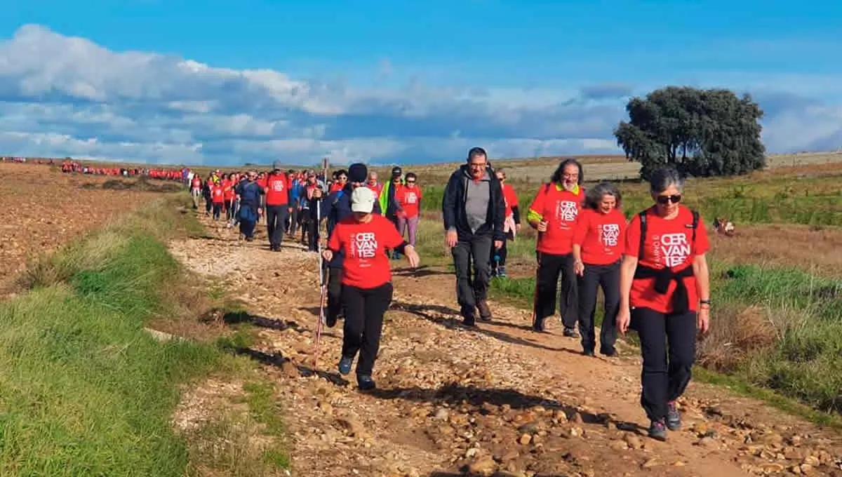 Participantes de la ruta dedicada a la diabetes en el Camino de Cervantes. (Foto: Hospital de Torrejón)