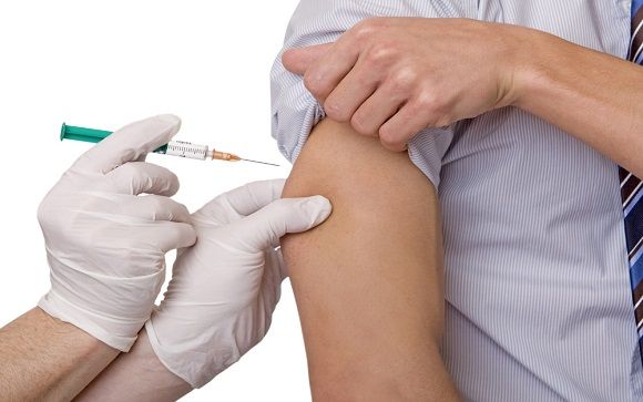 Vacunar a los hombres frente al VPH, asignatura pendiente en España