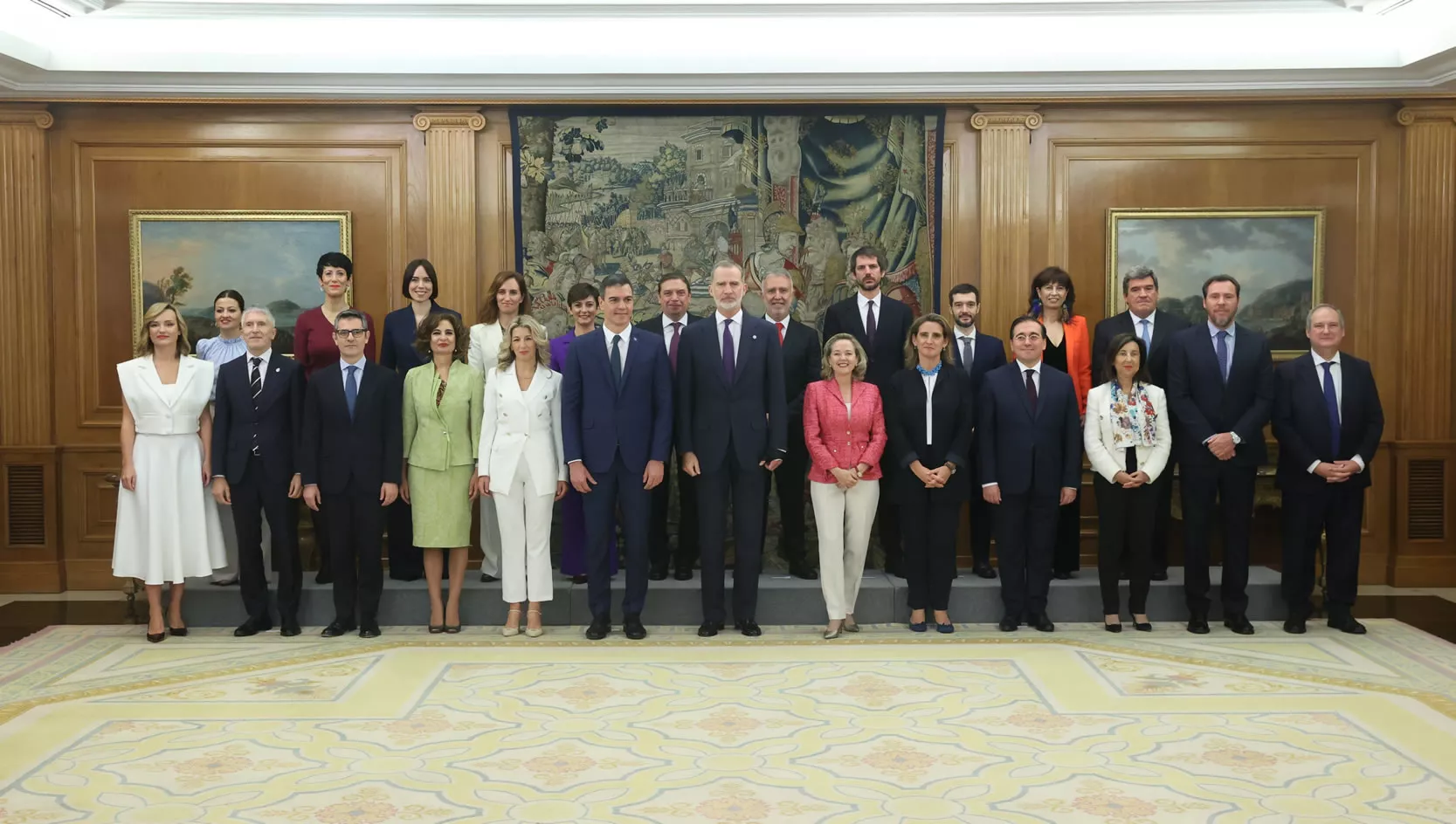 Los nuevos ministros del Gobierno han prometido sus cargos ante el Rey en Zarzuela. (Foto: Casa Real)