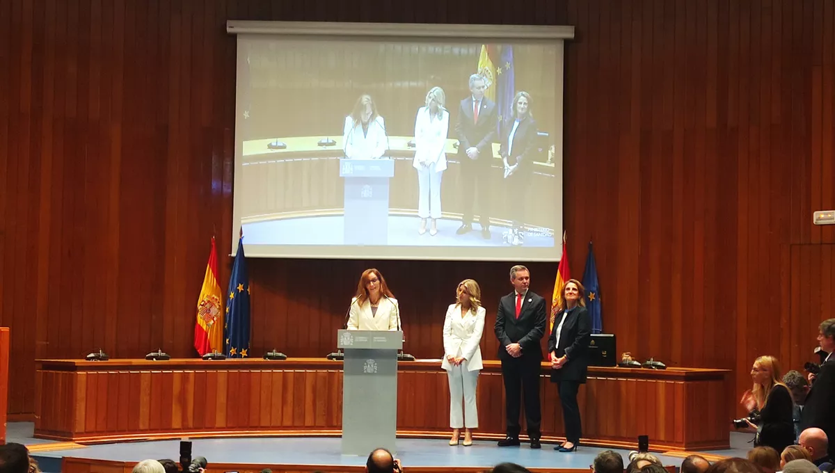 Mónica García recibe su cargo como nueva ministra de Sanidad (Foto: Consalud)