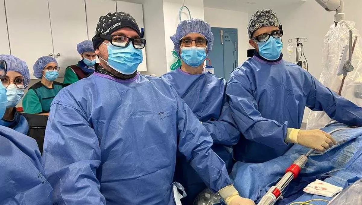 Equipo de Hemodinámica del Hospital Universitario La Princesa encargado de implantar las válvulas bicavas (Foto: HLPR)