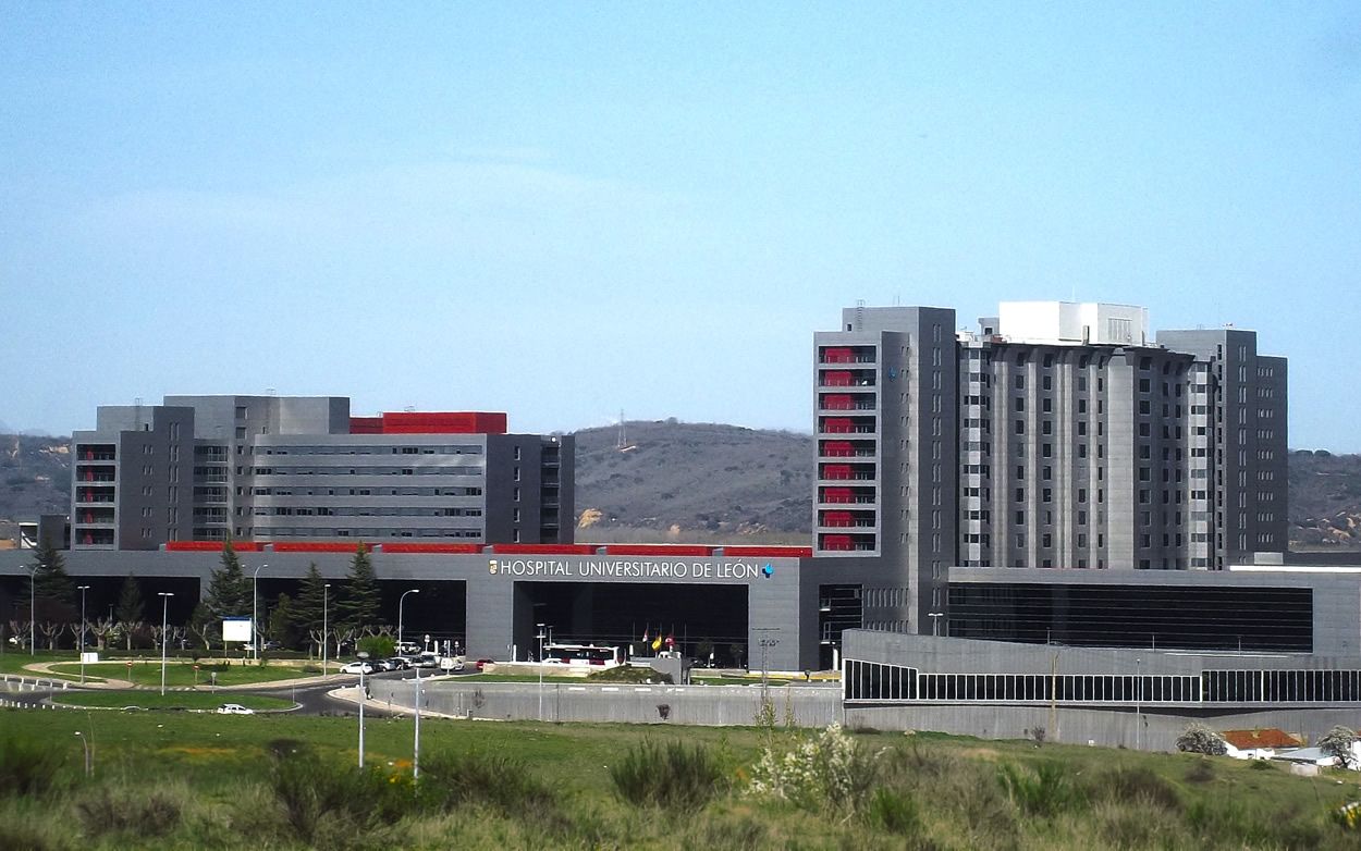 Fachada del Hospital Universitario de León (Castilla y León)