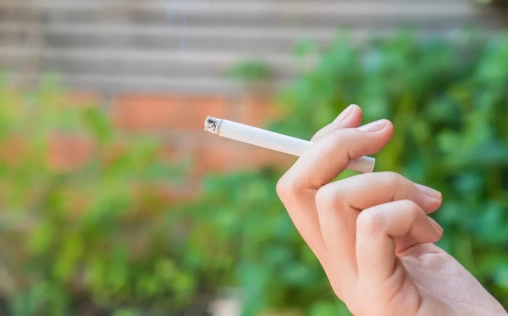 SESPAS pide a Sanidad implementar el empaquetado genérico y aumentar el precio del tabaco
