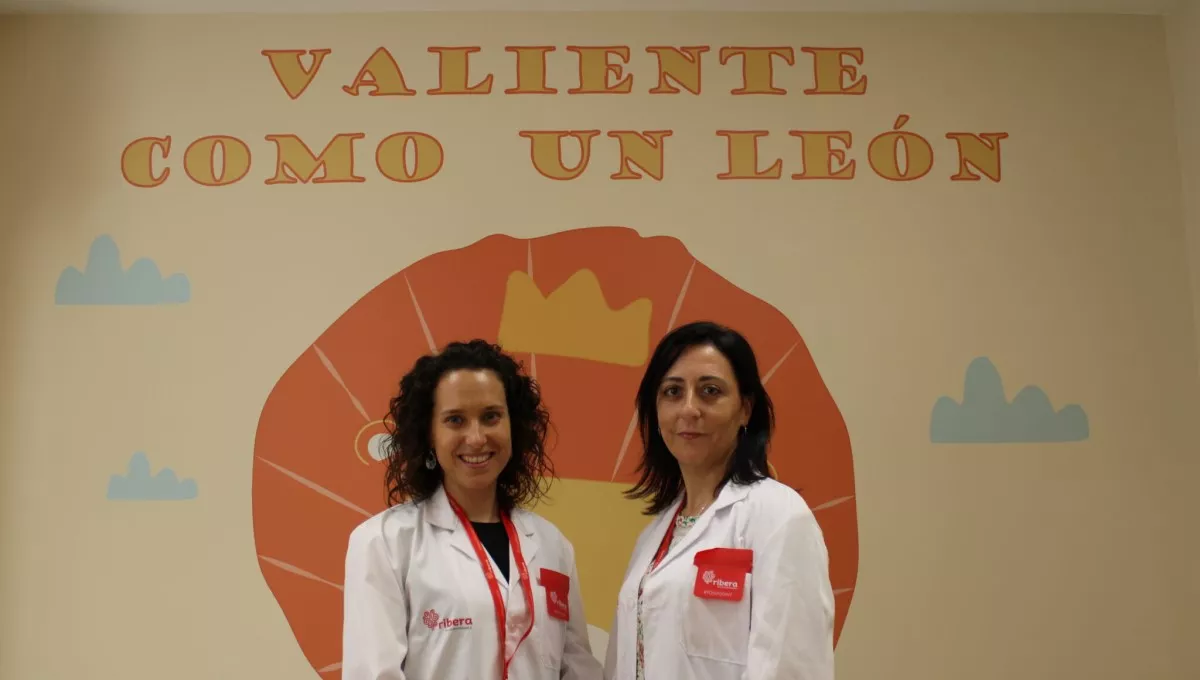Pomba Liñares, psiquiatra y pediatra, y Mónica Villar, psicóloga sanitaria y neuropsicóloga (Foto. Ribera)