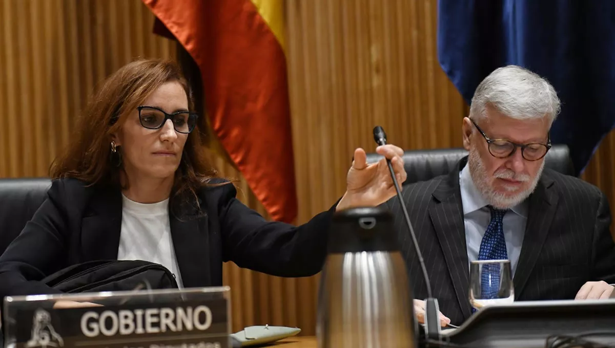 Mónica García junto al presidente de la Comisión de Sanidad, Agustín Santos (foto: Fernando Sánchez - Europa Press)