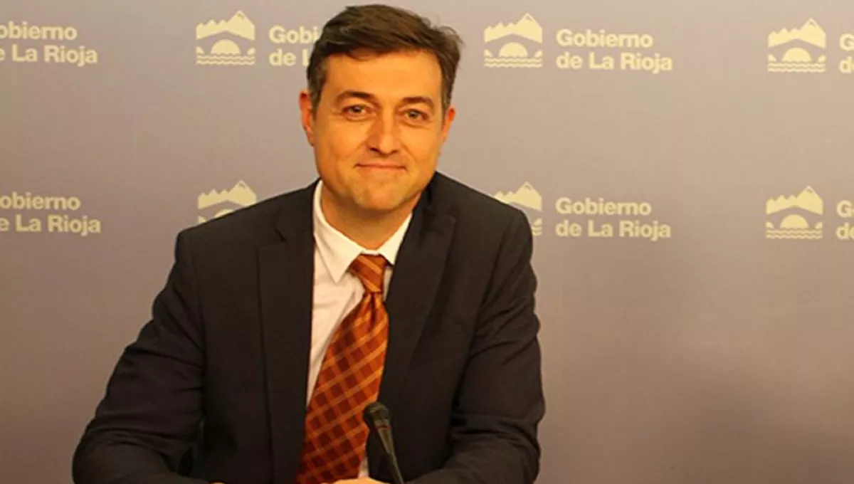 El director gerente de Fundación Rioja Salud, Juan Carlos Oliva, atiende a Consalud.es. (Rioja Salud)