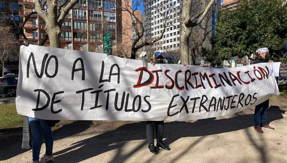 Protesta de la plataforma Movimiento de Psicólogos Migrantes (FOTO: X)