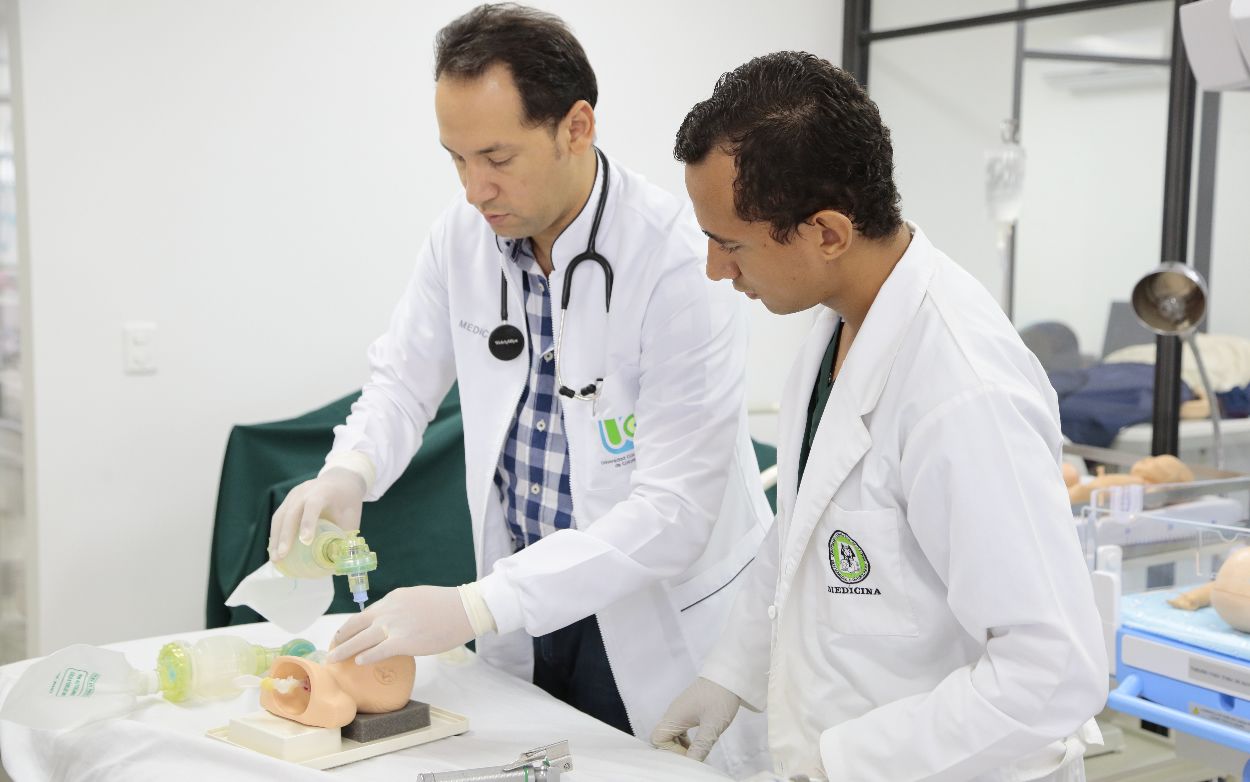 Los médicos extranjeros tienen dificultades para homologar sus títulos en España