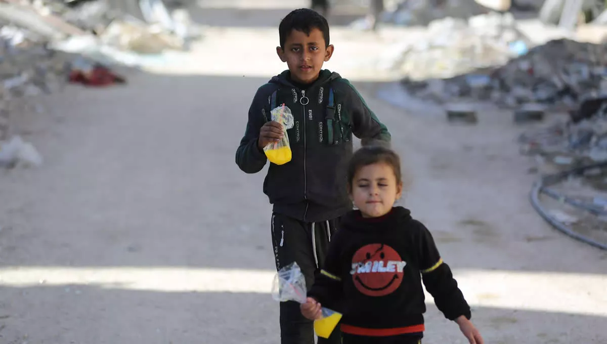 Niños palestinos en el campo de refugiados de Bureij, en la Franja de Gaza. (Foto: Europa Press/Contacto/Da Wude)