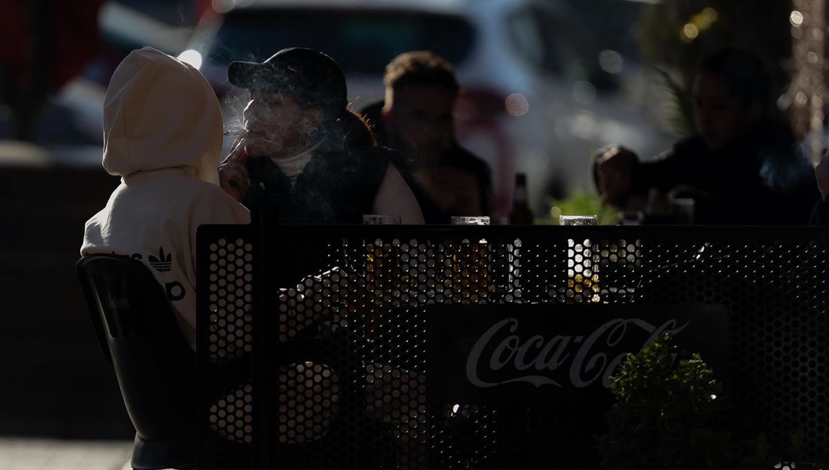 La CSP debatirá este jueves la prohibición de fumar en terrazas (foto: EP)