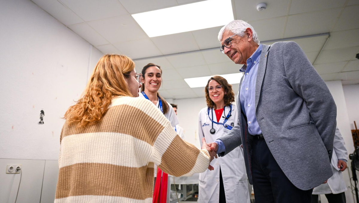 El consejero de Salud de Cataluña, Manel Balcells, visita el Hospital Vall d'Hebron. (EP)