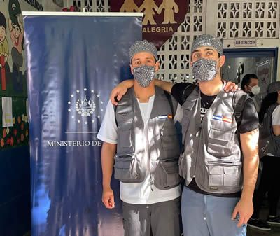 Voluntarios del proyecto solidario Sonrisas para El Salvador (Fuente: Dentalepe)