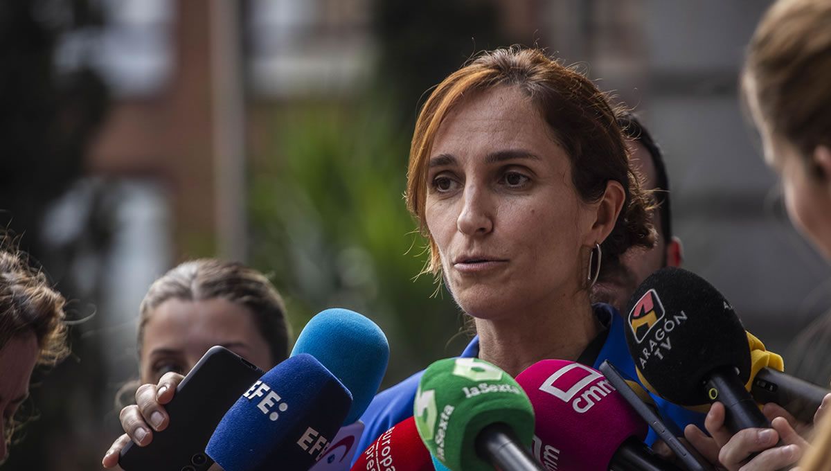 Mónica García atiende a los medios de comunicación (foto: Sanidad)
