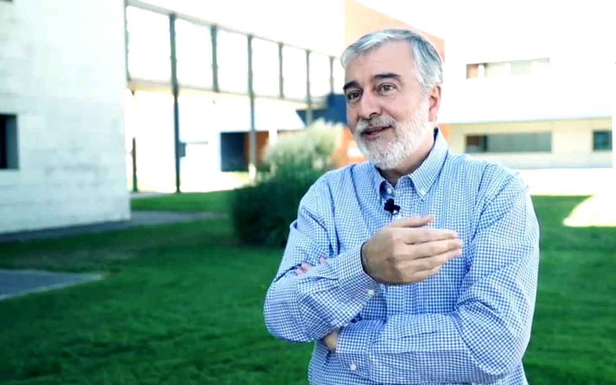 Ángel Gil de Miguel, profesor de la URJC y vocal de la Asociación Microbiología y Salud (AMYS)
