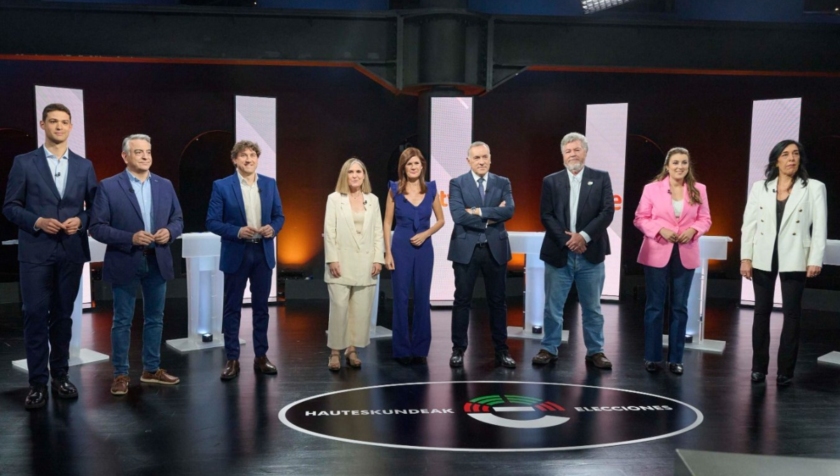Representantes políticos vascos en su llegada al debate electoral. (RTVE)