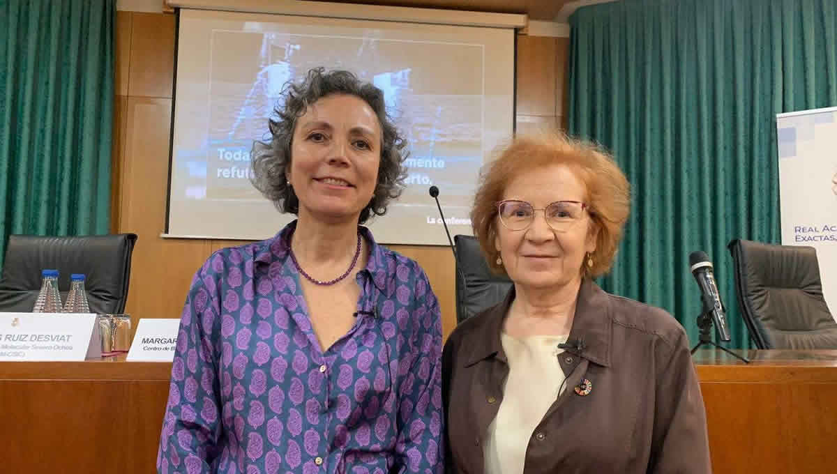 Lourdes Ruiz y Margarita del Val (Foto. Real Academia de Ciencias Exactas, Físicas y Naturales)