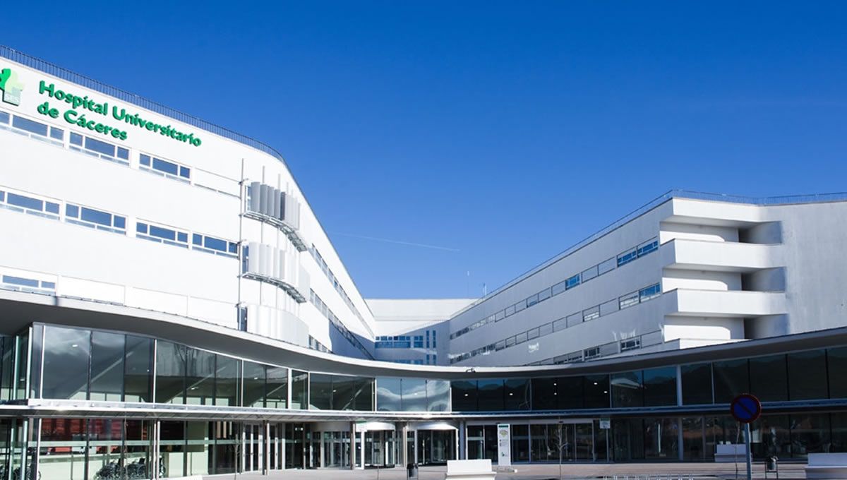 Hospital de Cáceres, donde se han agotado las plazas de Urología en el MIR de 2024 (FOTO: Junta de Extremadura)