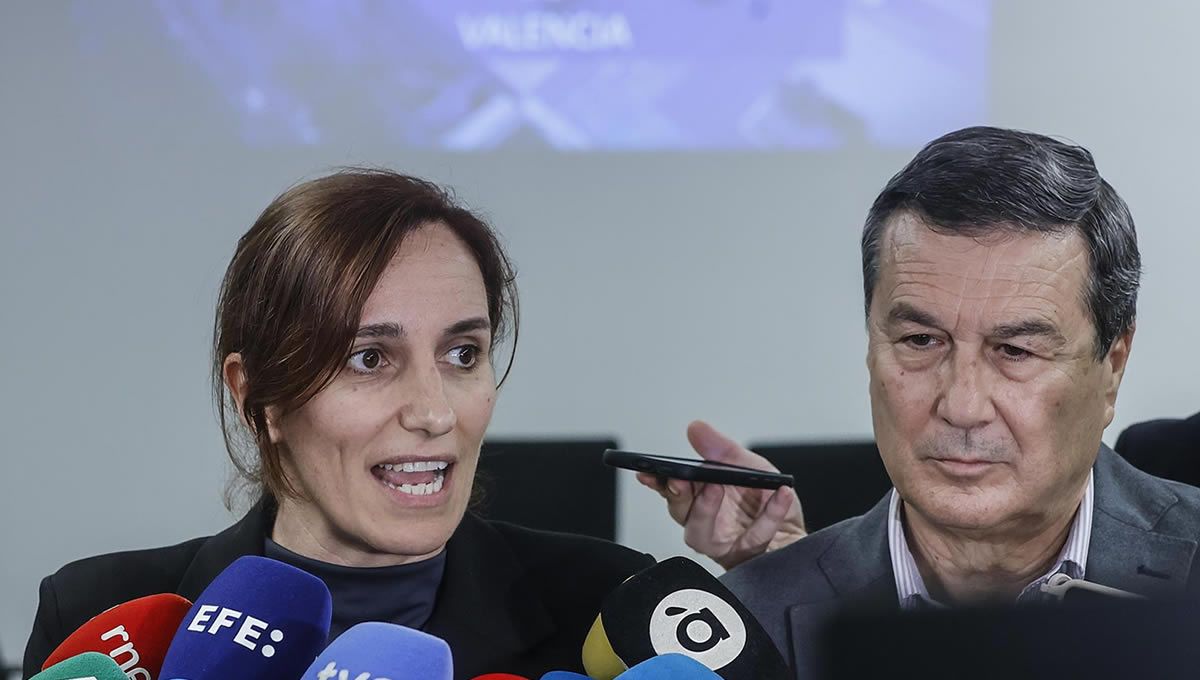 Mónica García con el consejero de la Comunidad Valenciana, Marciano Gómez, en una visita a la región