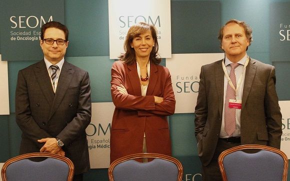 De izq. a drcha.: Dr. Miguel Martin, Dra. Pilar Garrido y Dr. Javier de Castro