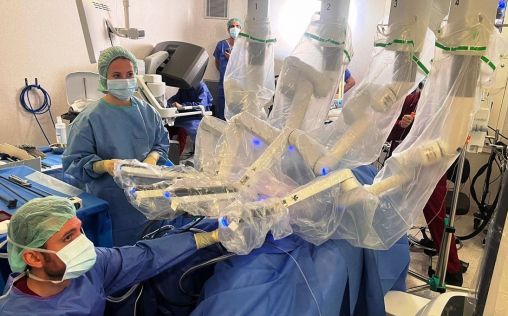 El Hospital de Bellvitge realiza la intervención bariátrica más compleja con cirugía robótica