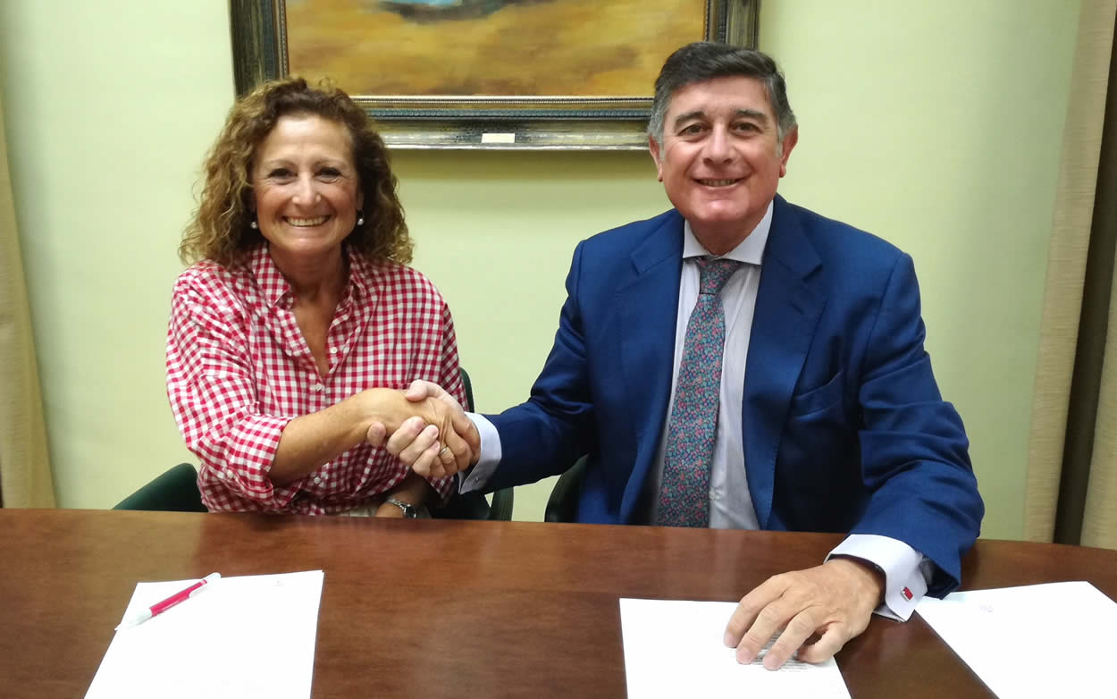 Firma del acuerdo del Colegio de Farmacéuticos de Sevilla contra el tabaquismo