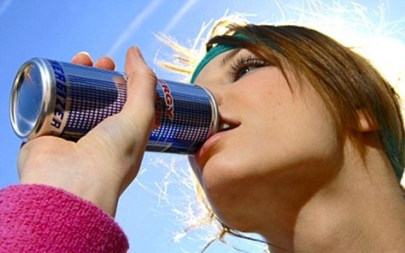 Beber una sola lata de bebida energética multiplica los niveles de estrés y presión arterial