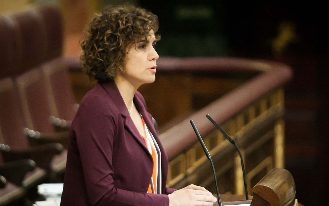 Dolors Montserrat, ministra de Sanidad, interviniendo en el Congreso.