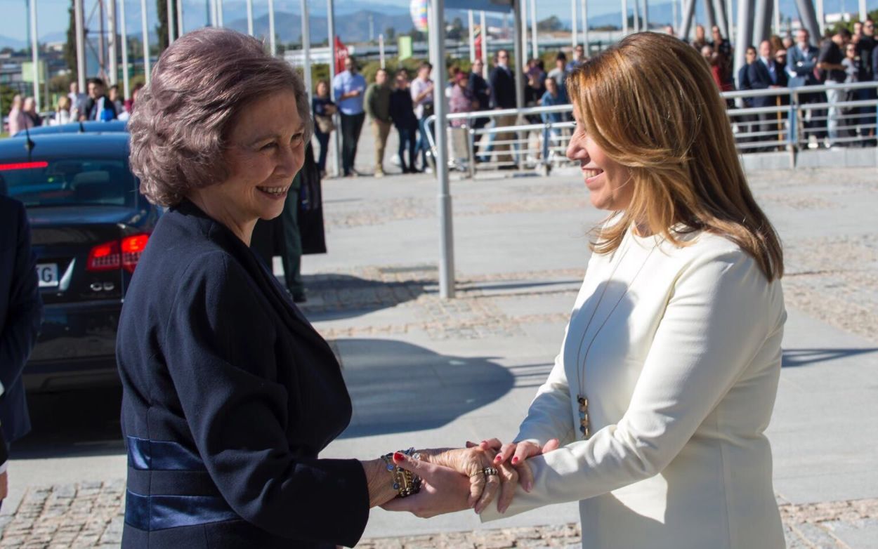 La reina Sofía y Susana Díaz, a las puertas del VII Congreso Nacional de Alzheimer.