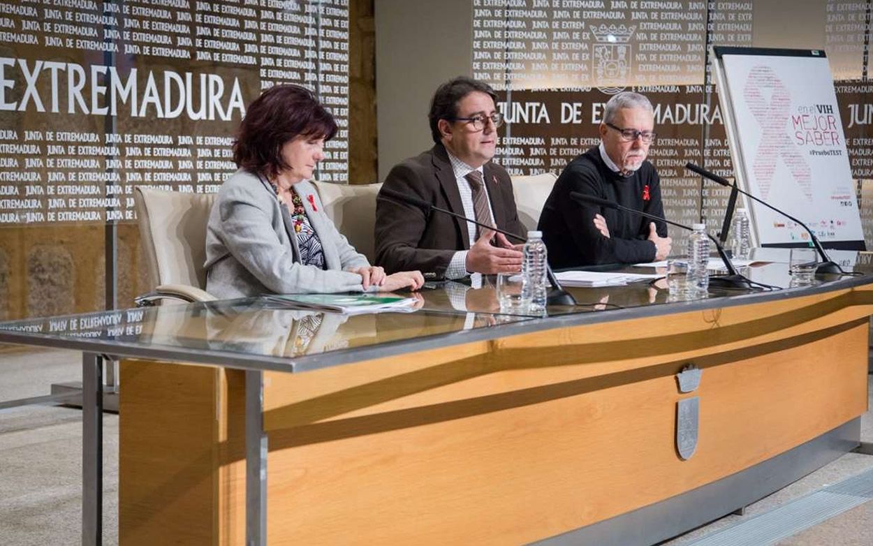 El consejero de Sanidad y Políticas Sociales de Extremadura, José María Vergeles