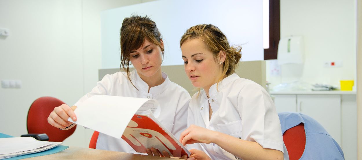 España tiene una ratio de 23,2 profesionales de la Enfermería graduados por cada 100.000 habitantes