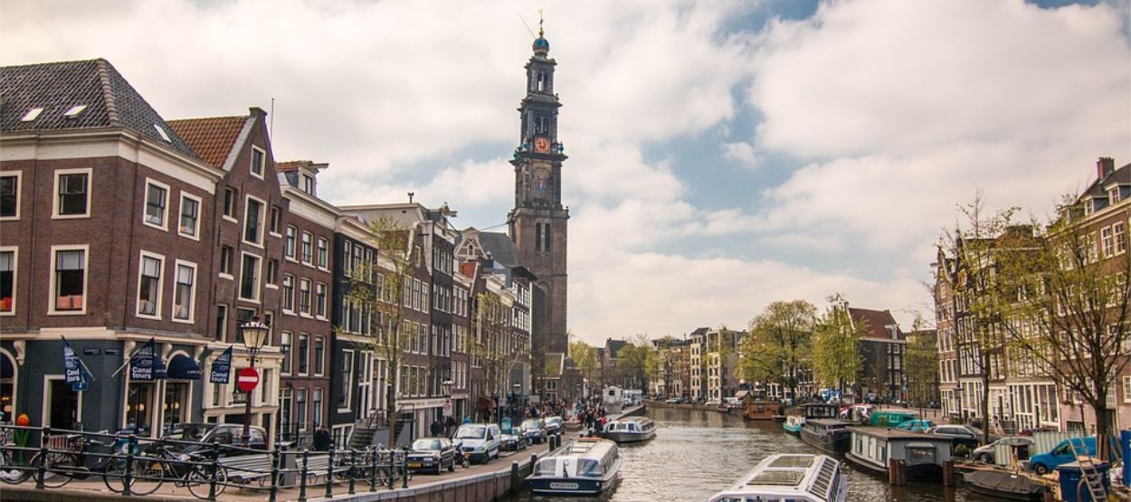 Amsterdam acogerá la sede de la EMA