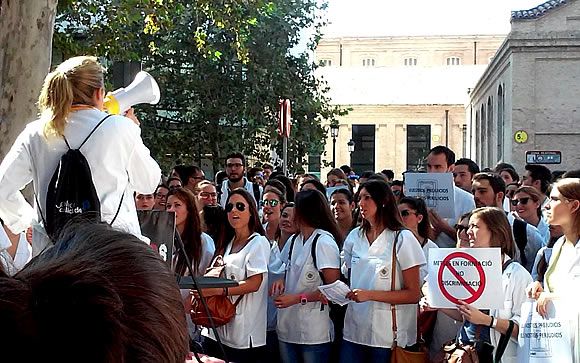 Valencia deja sin prácticas a los alumnos de Medicina de la privada pese a haber comenzado el curso