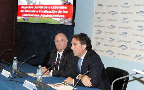 De izquierda a derecha:  Alberto de Rosa, consejero delegado del Grupo Ribera Salud, y Javier Palau, director gerente del Departamento de Salud de La Ribera.