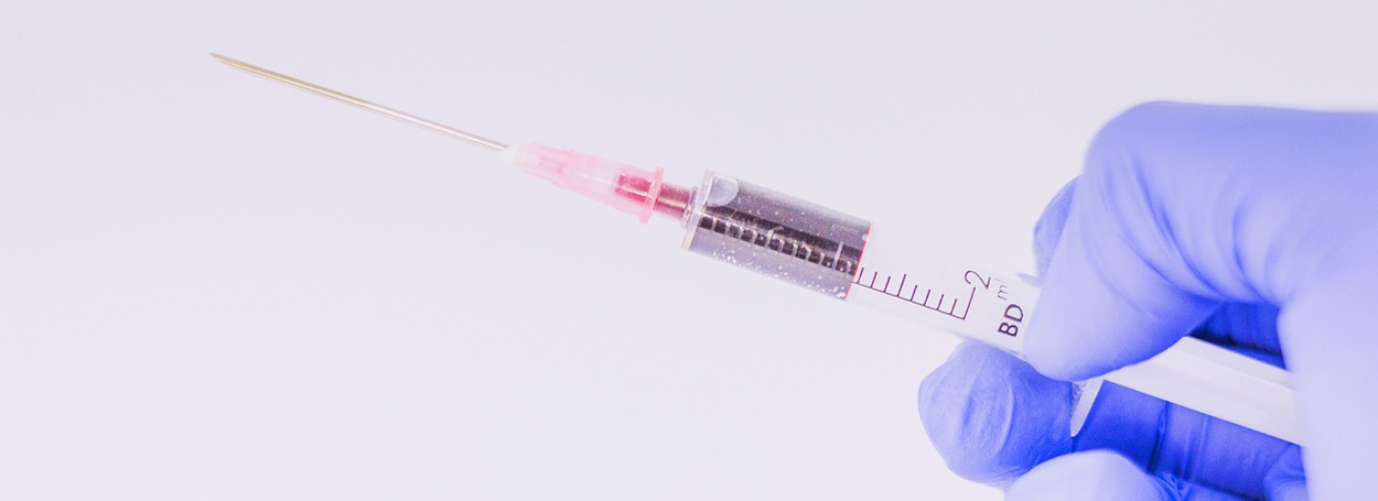 Cuatro de los quince pacientes tratados con el placebo registraron una eliminación sorpresiva del virus, frente a 2 de los 14 suministrados con la vacuna.