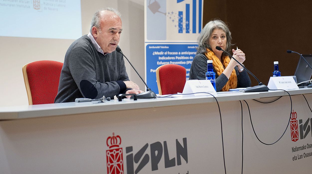 Iñaki Moreno Suescun, jefe del Servicio de Salud Laboral del ISPLN y María José López Jacob, directora de programas en I+3