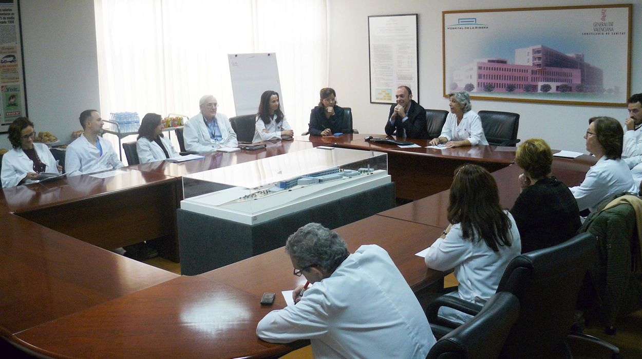 Participantes, en los II Debates sobre Investigación y Docencia celebrados en el Hospital de Alzira