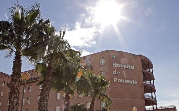 Un hospital andaluz pagaba másters a directivos mientras reducía la formación de los sanitarios