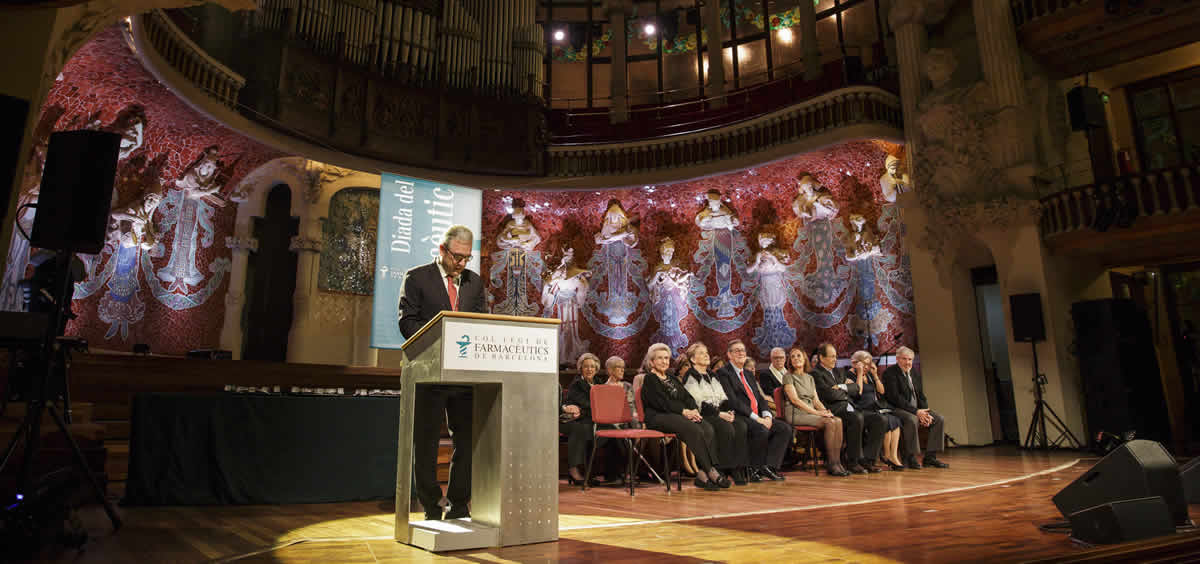 Jordi de Dalmases, presidente del Colegio de Farmacéuticos de Barcelona, durante su discurso en la Diada del Farmacéutico