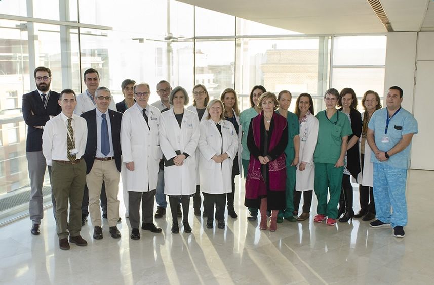 Dirección y equipo médico del primer trasplante cardiaco infantil con incompatibilidad de grupo sanguíneo en España