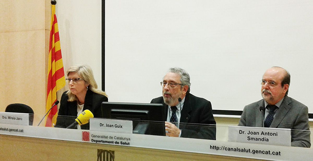 Joan Guix, en el centro, durante la presentación de los últimos datos sobre los brotes de sarna en Cataluña