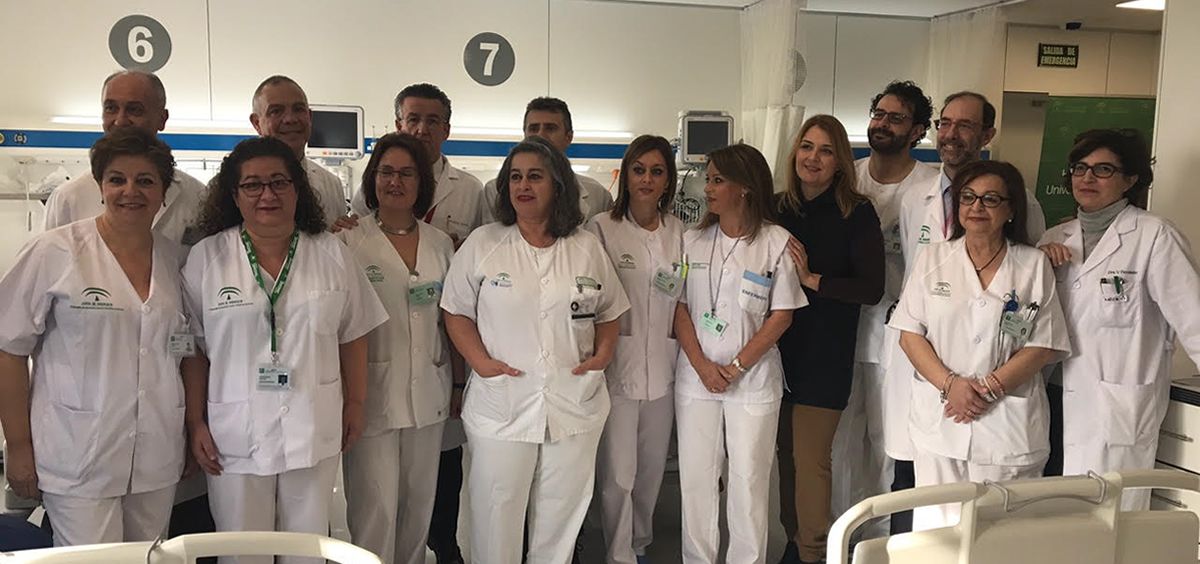 Profesionales de la unidad y del equipo de Neurología de la nueva Unidad de Ictus del Hospital Regional de Málaga
