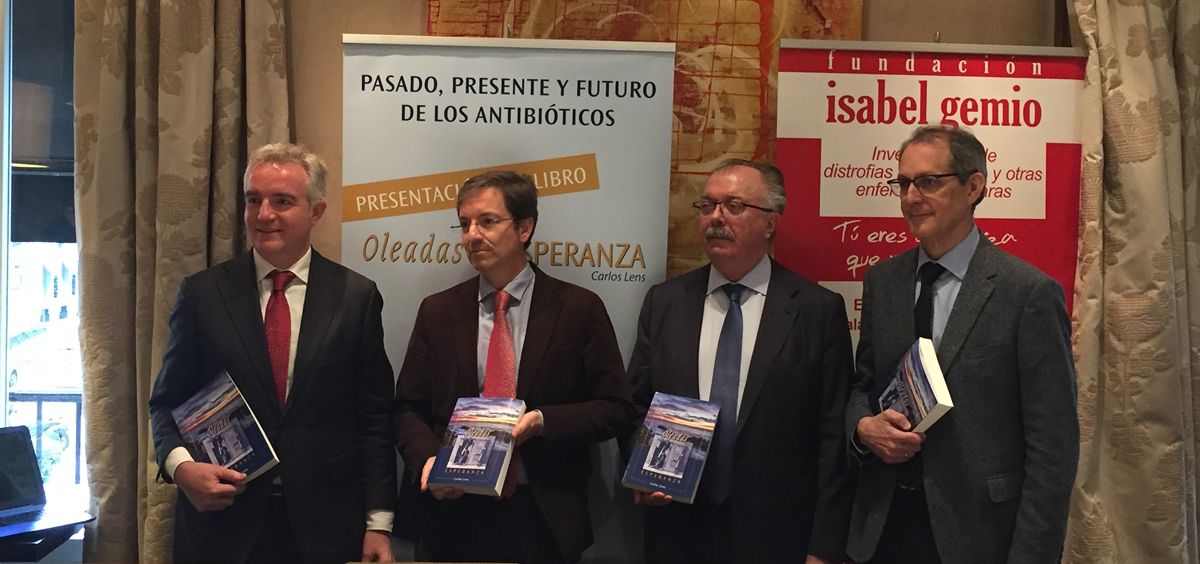 De izq. a drcha.: Ignasi Biosca, José Miguel Cisneros, Carlos Lens y Rafael Cantón durante la jornada sobre resistencia a los antibióticos