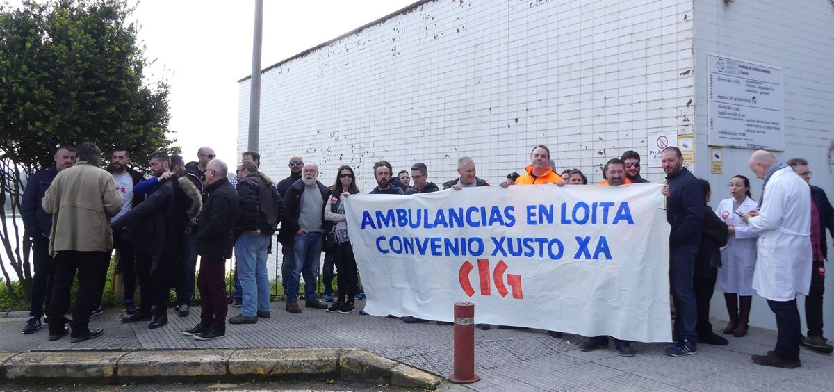 Trabajadores del transporte sanitario de Galicia, convocados por el sindicato CIG.