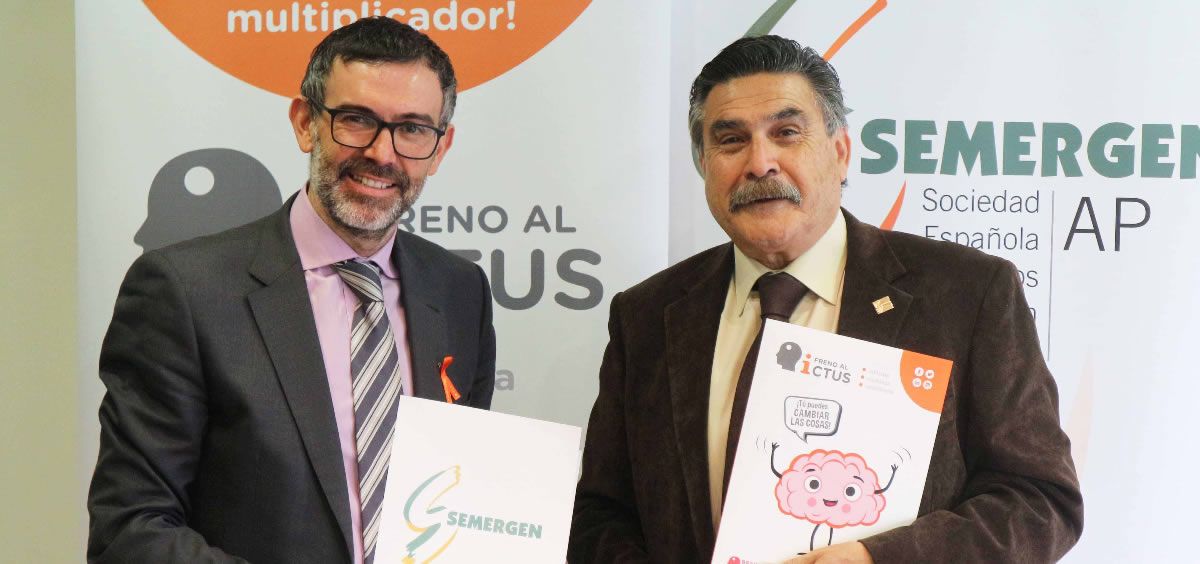 El presidente de Semergen, José Luis Llisterri (derecha), y el presidente de la Asociación Freno al Ictus, Julio Agredano (izquierda).