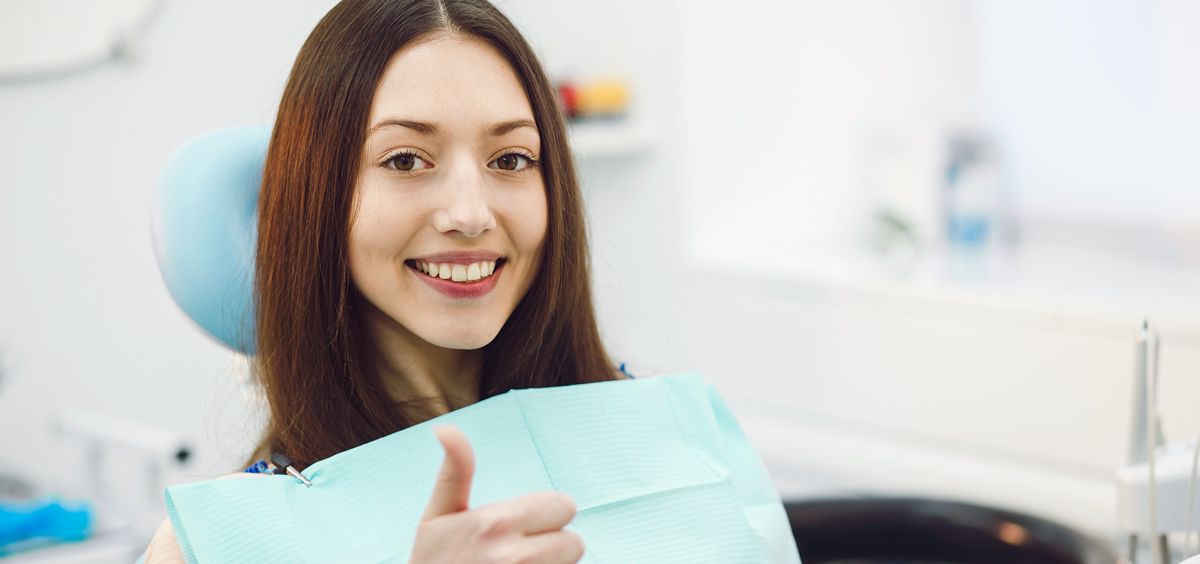 Los odontólogos aconsejan visitar dos veces al año al dentista