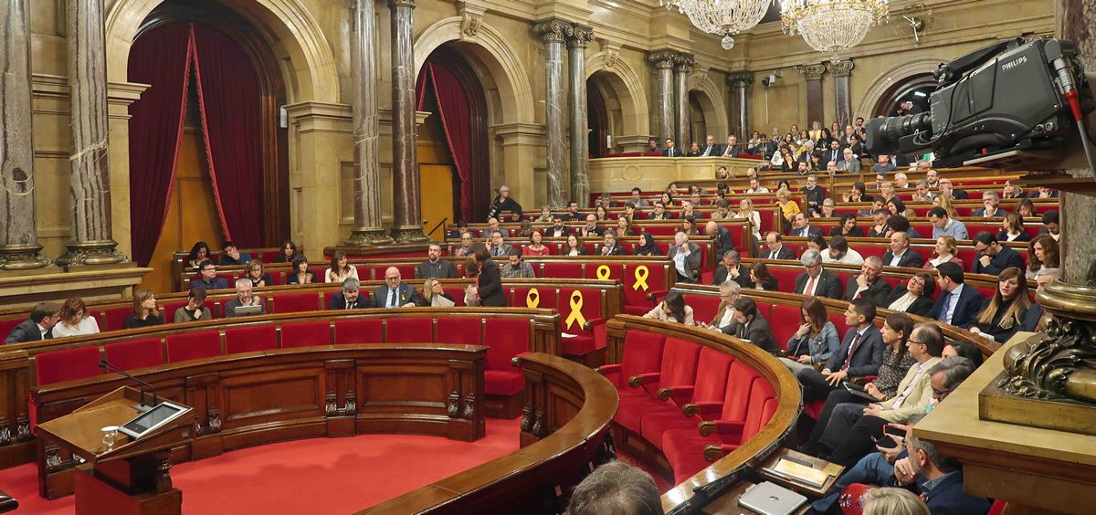 En el pleno del Parlament de Cataluña se iba a debatir la devolución de la paga extra a los funcionarios catalanes.