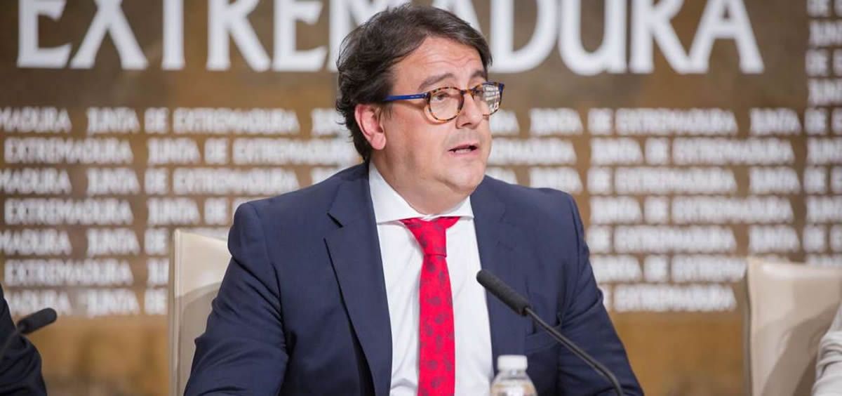 El consejero de Sanidad y Políticas Sociales de Extremadura, José María Vergeles.